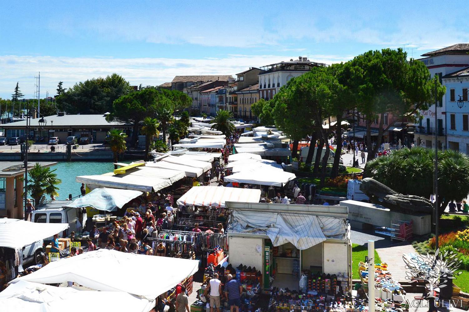 Appartamento Agli Ulivi Desenzano del Garda Luaran gambar